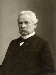 106188 Portret van dr. B. Reiger, geboren 1845, lid van de gemeenteraad van Utrecht (1877-1908), wethouder van Utrecht ...